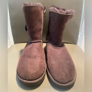 Uggs women size 9